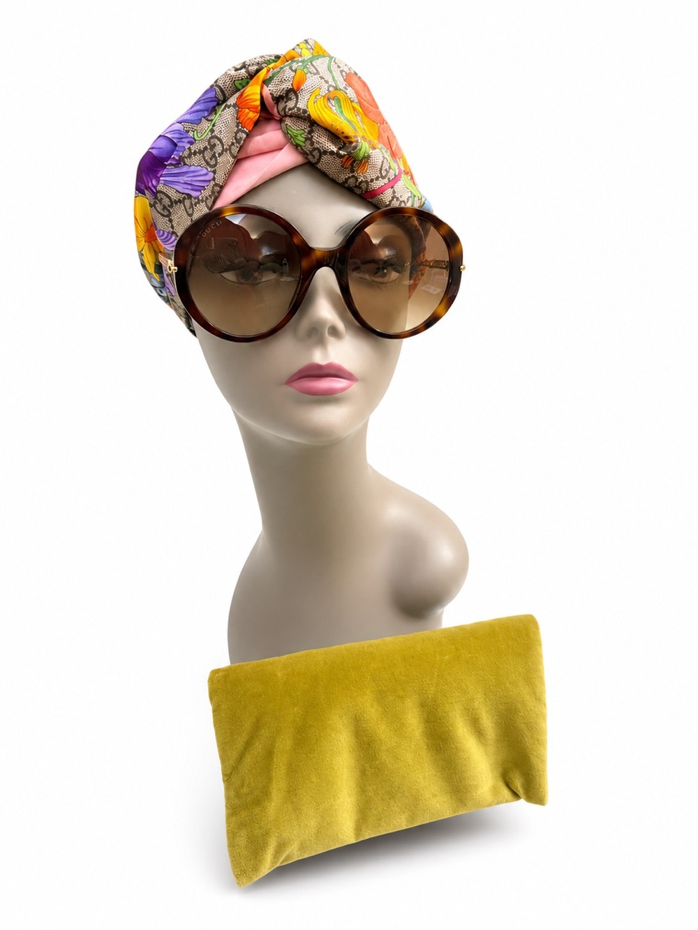 ✨Gucci Oversized Round Sunglasses with dangling GG ( detachable) ✨ - Picture 5 of 13